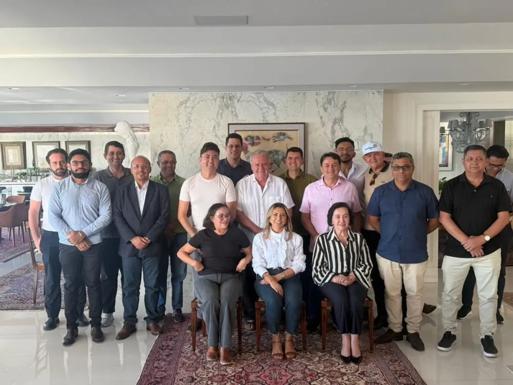 Ex-prefeita de Canindé, Rosário Ximenes entra na disputa federal e movimenta cenário político ao lado de novos filiados do Republicanos