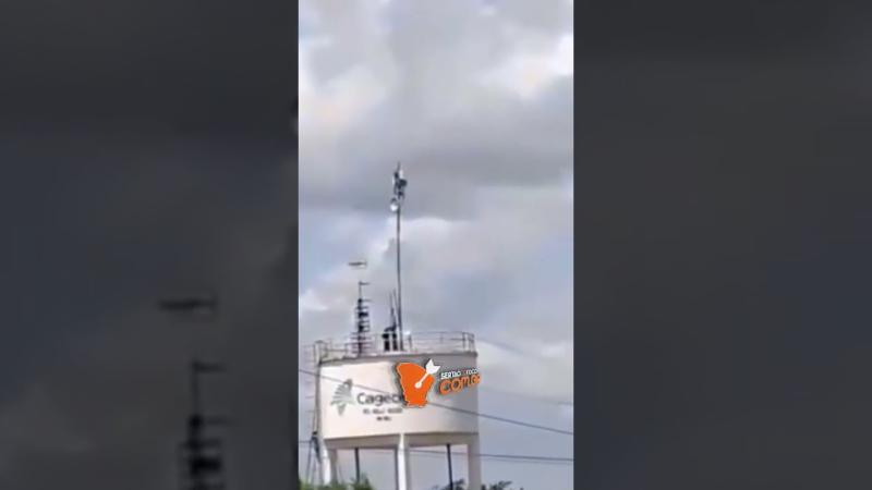 Homem ameaça pular de caixa d’água em Russas neste domingo